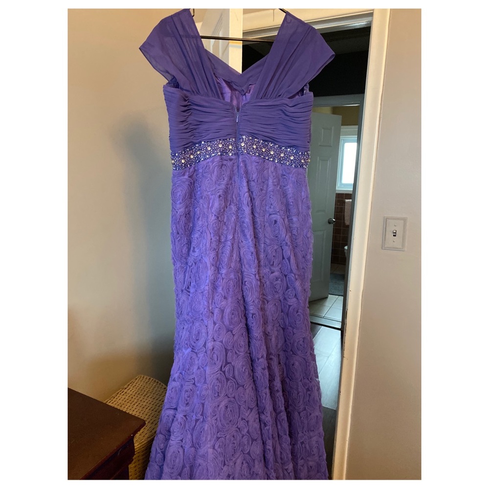 Studio 17 Flower Gown - image 3